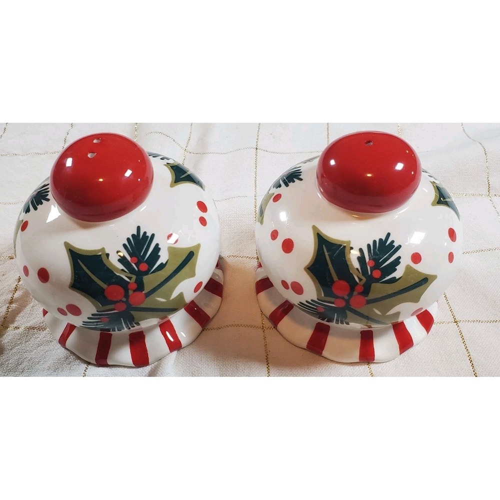 Cotton Colors By Laura Johnson Christmas Holly Ruffle Salt‎ & Pepper Shakers NWT